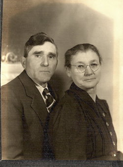 Barton, Harvey Daniel (1881-1954)
and
Pate Barton, Mary Ella (1885-1976)