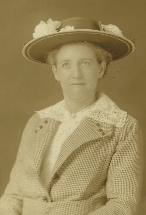 Mary Louise Watkins ca 1910.jpg